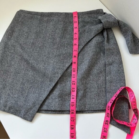 Aritzia Wilfred Wool Cashmere Skirt in Heringbone - Picture 4 of 8